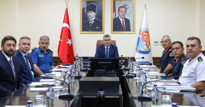Mersin’de Asayiş Değerlendirme Toplantısı, Vali Toros başkanlığında yapıldı
