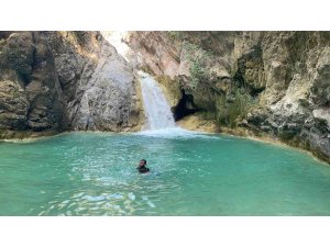 Zorlu parkurların ardındaki saklı cennet Sarısu Şelalesi