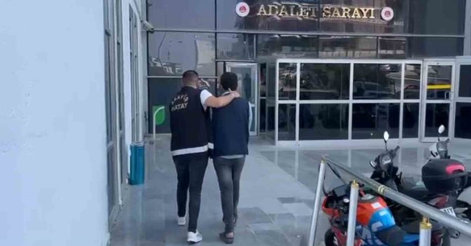 Hatay’da hapis cezası ile aranan göçmen kaçakçısı yakalandı