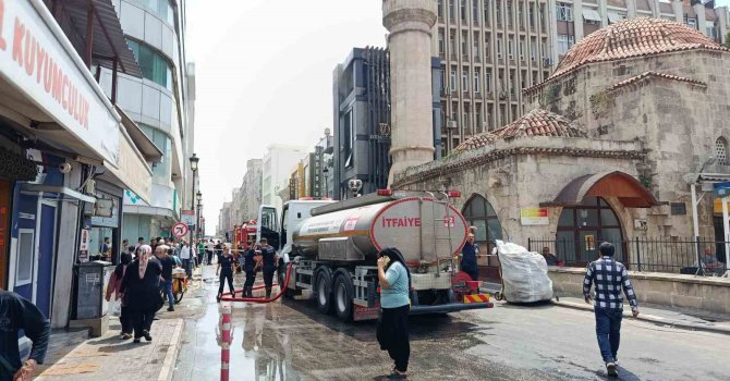 Adana’da kuyumcudaki yangın paniğe neden oldu
