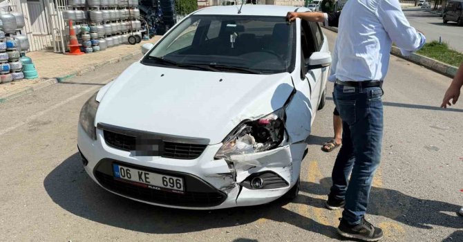 Osmaniye’de otomobiller çarpıştı: 1 yaralı