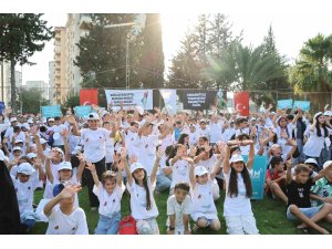 Yüzlerce öğrenci Kozan’da yaz spor şenliğinde buluştu