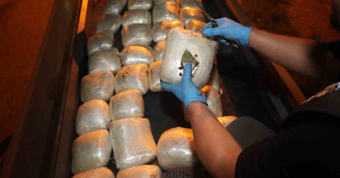 Yakıt tankerine zulalanmış 21.5 kilo uyuşturucu ele geçirildi