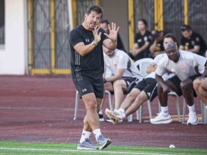 Belözoğlu: "Antalyaspor belki de tarihinin en zor dönemini yaşıyor"