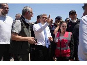 Vali Şahin: "Yangınlar şehir merkezlerinde ciddi risk oluşturdu"