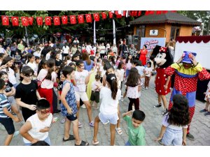 Mersin’de çocuklar ’Köy Bizim, Şenlik Bizim’ etkinliğiyle doyasıya eğlendi