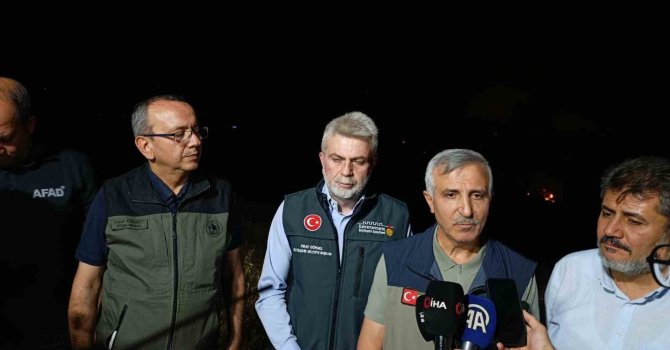 Vali Ünlüer: "Orman yangınını kısa sürede kontrol altına almak için elimizden geleni yapıyoruz"