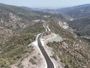 CHP’li başkanın 2 dönem vaat edip, hayata geçiremediği yolu AK Partili başkan 8 ayda yaptı