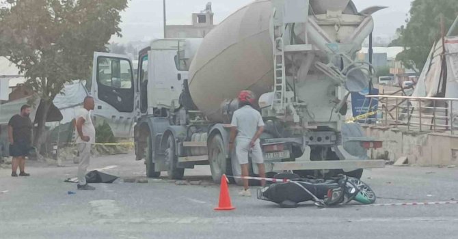 Beton mikseri motosikleti ezdi: 2 ölü