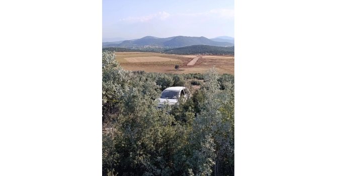 Kontrolden çıkan otomobilin camından fırlayan sürücü hayatını kaybetti