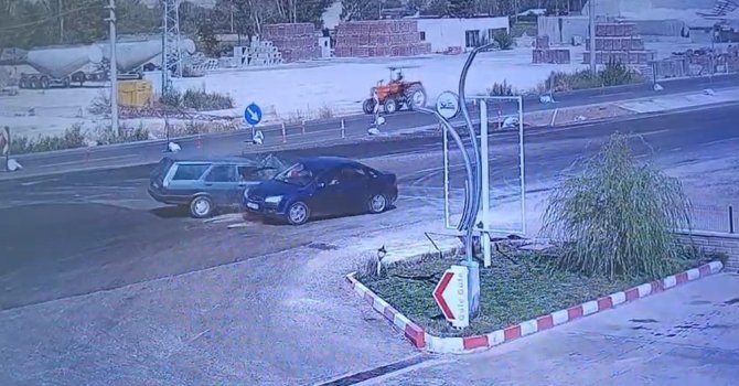 Isparta’da otomobiller çarpıştı: 1’i ağır 8 yaralı