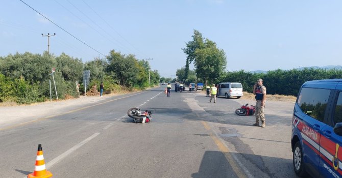 Erzin’de çarpışan 2 motosikletin sürücüsü yaralandı