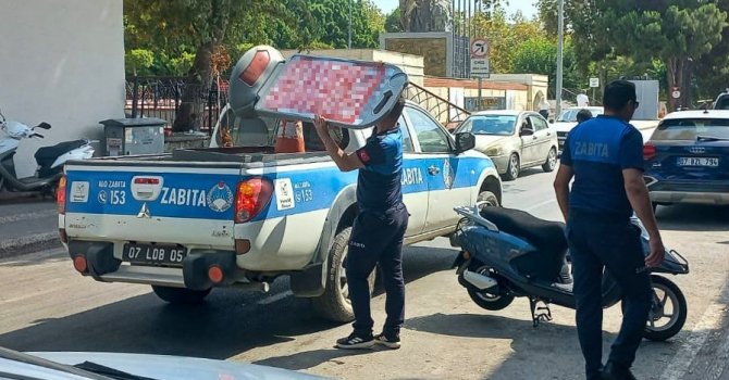 Manavgat Belediyesi, kamu alanlarını işgal eden uygulamalara karşı denetimlerini sürdürüyor