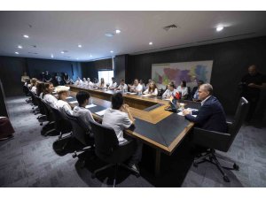 Seçer, Oberhausen’den gelen öğrencilerle buluştu