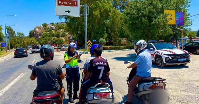 Antalya’da 3 bini aşkın motosiklet denetlendi, 80 araç trafikten men edildi