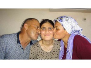 İlkokul mezunu annesi çalıştırdı, görme engelli kızı üniversiteyi kazandı