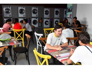 Başkan Seçer:  "Gençler, hayallerinizi birlikte gerçekleştirmek için sizleri Mersin’e bekliyoruz"