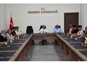 Manavgat’ın başarılı öğrencileri ödüllendirildi