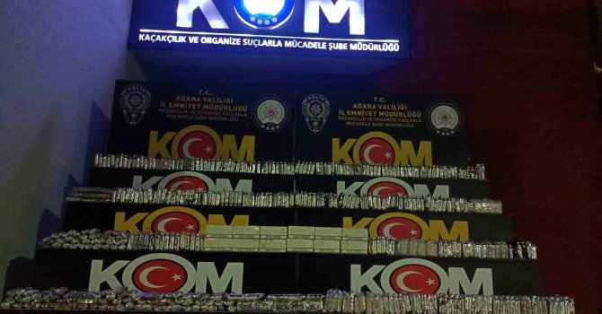 Otobüs zeminine zulalanmış 990 kaçak elektronik sigara ele geçirildi