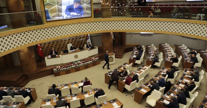 Parayı mirasyedi  gibi harcamıyoruz