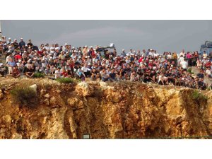 Böyle futbol turnuvası görülmedi: Maçı tepelerden izlediler