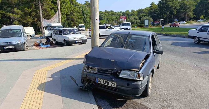 Manavgat’ta zincirleme kaza: 2 yaralı