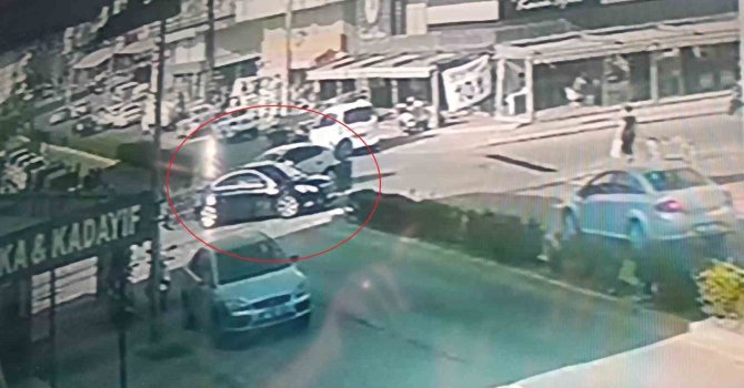 Aynı kavşakta göz göre göre kazalar güvenlik kamerasında