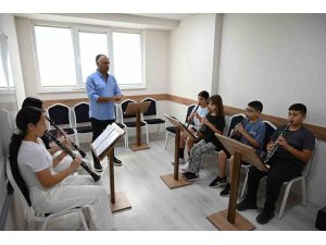 Kemer’de ücretsiz yaz kursları ilgi görüyor