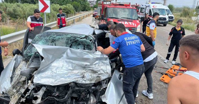 Osmaniye’de otomobiller kafa kafaya çarpıştı: 1 ölü, 1 yaralı