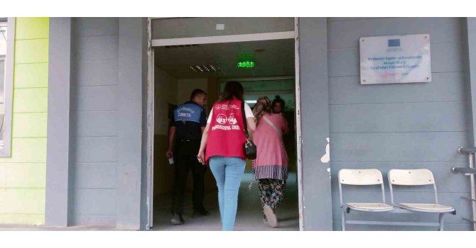 Hatay’da evlatlarıyla duygu sömürüsü yapan dilenci kadınlar yakalandı