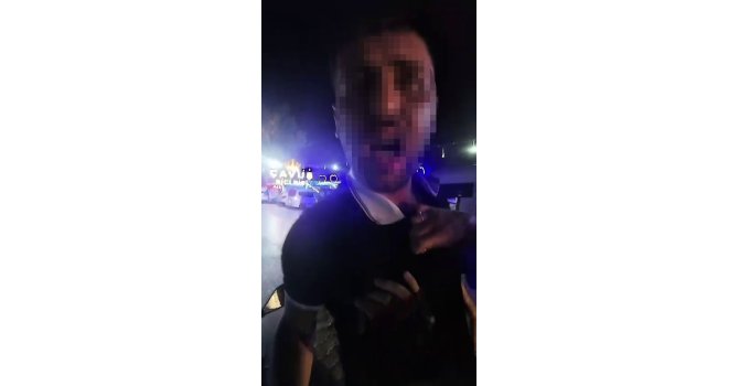 Motosikletlinin önünü kestiler