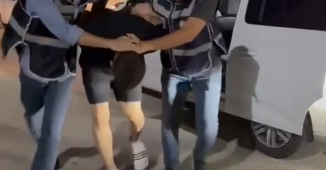 Motosiklet sürücüsüne hakeret edip saldırı girişiminde bulunan şahıslar yakalandı