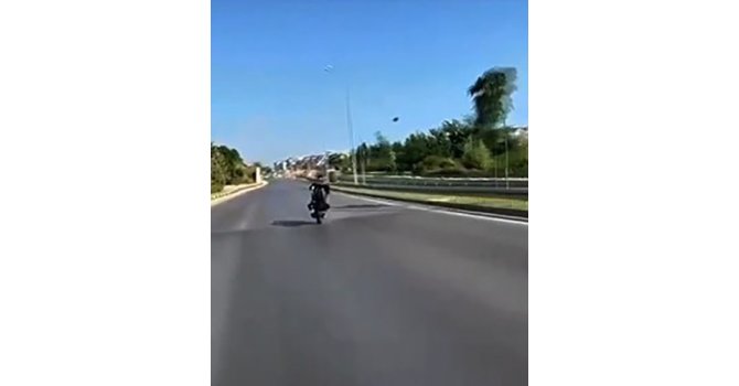 Karayolunda tek teker şov pahalı maloldu