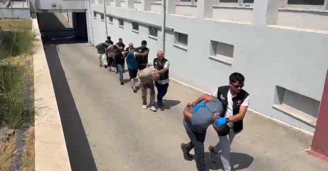 Uyuşturucu satıcıları ifadeleriyle şaşırttı: 5 tutuklama