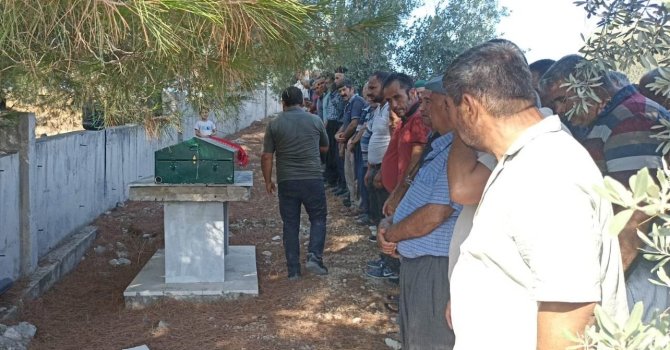 Ölü bulunan üniversite öğrencisinin cenazesi Mersin’de toprağa verildi
