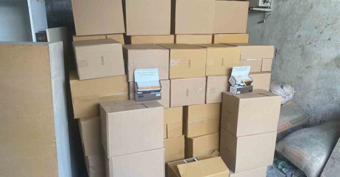 Adana’da 2 milyon 800 bin adet gümrük kaçağı makaron ele geçirildi