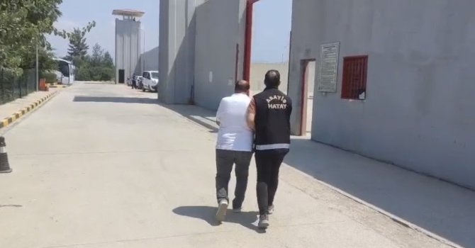 Hatay’da göçmen kaçakçılığı suçundan aranan şahıs yakalandı