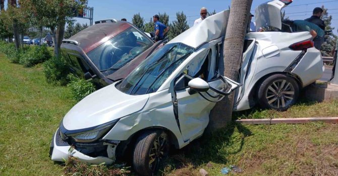 Ortalığı savaş alanına çevirdi: Önce 3 araca ardından sivil polis aracına çarptı: 2 polis yaralı