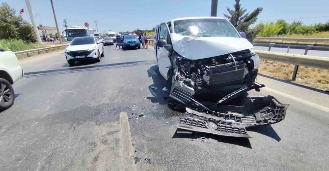 Tur aracı tur otobüsüne arkadan çarptı: 5’i Hollandalı 6 yaralı