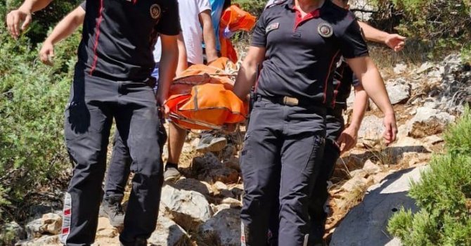 Ekşi toplamak için gittiği arazide hayatını kaybetti