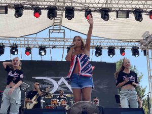 Osmaniye Zorkun Çocuk Şenliği’nde Demet Akalın rüzgarı