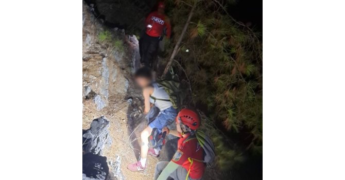 Alanya Kalesi’nde doğa fotoğrafı çekmek isterken mahsur kaldılar