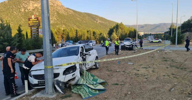 Kavşaktaki feci kazadan acı haber