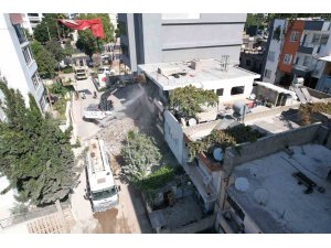 Akdeniz’de metruk yapılar yıkılıyor