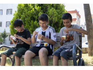Mersin’de çocuklara yaz boyu ücretsiz dondurma keyfi