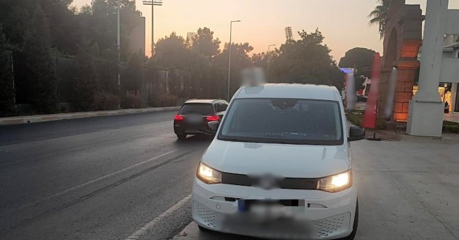 Asayiş uygulamasında 5 aranan araç, 1 şahıs ve narkotik madde ele geçirildi