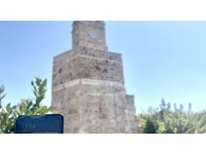 Antalya’nın simgesi Saat Kulesi’nin saati aylardır doğru zamanı göstermiyor
