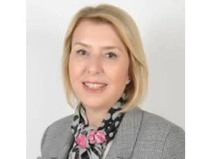 Manavgat Belediye Başkan Yardımcısı Gülsüm Özer parti üyeliği ve tüm görevlerinden istifa etti