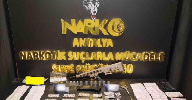 Antalya’da uyuşturucu operasyonlarında 1 haftada 28 olayda yakalanan 17 kişi tutuklandı