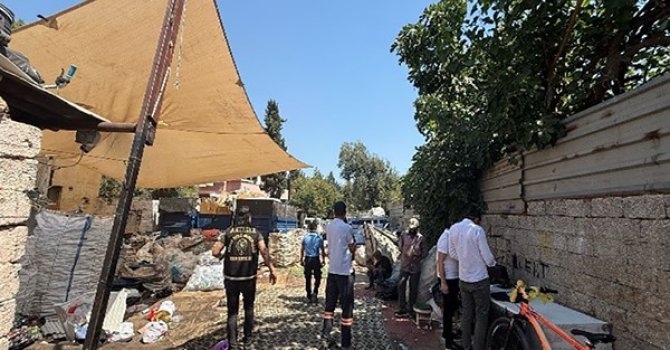 Antalya’da hurdacı ve spotçulara yönelik operasyon: 8 iş yeri mühürlendi